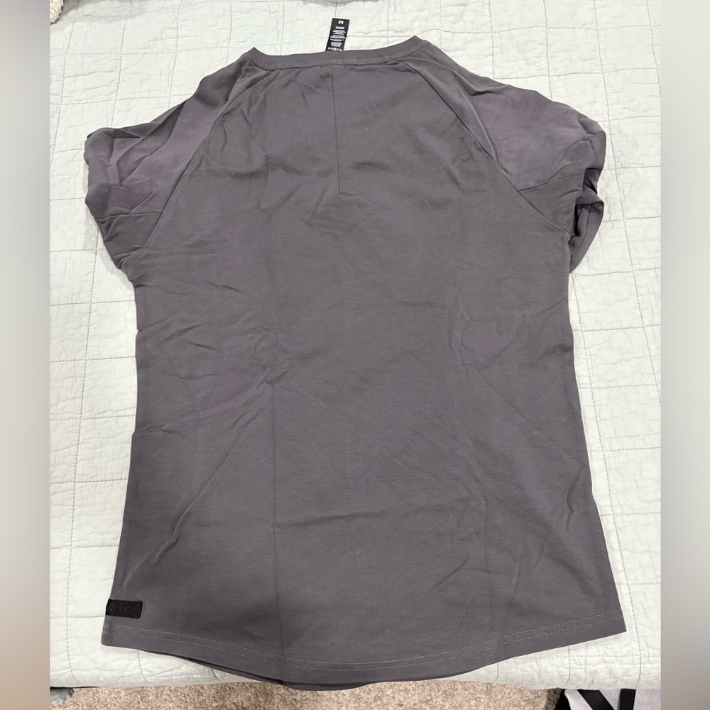 Alphalete Men's Lux Long Sleeve Henley Shirt Dark Grey Size Medium - Picture 3 of 3